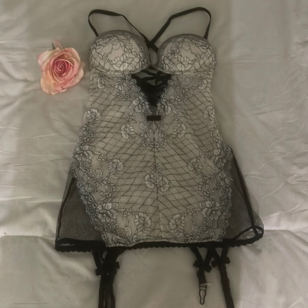 NWT Victoria’s Secret Lingerie size 34B